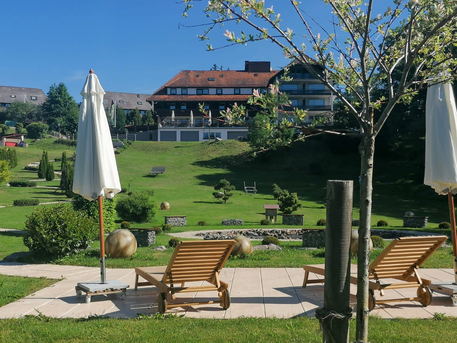 WELCOME TO Luxury Hotel